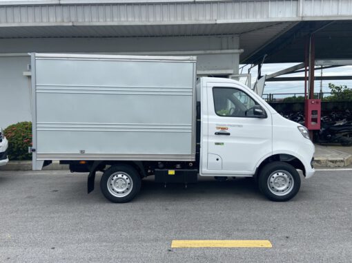 THACO TF220 THÙNG KÍN TẢI 9,9 TẠ